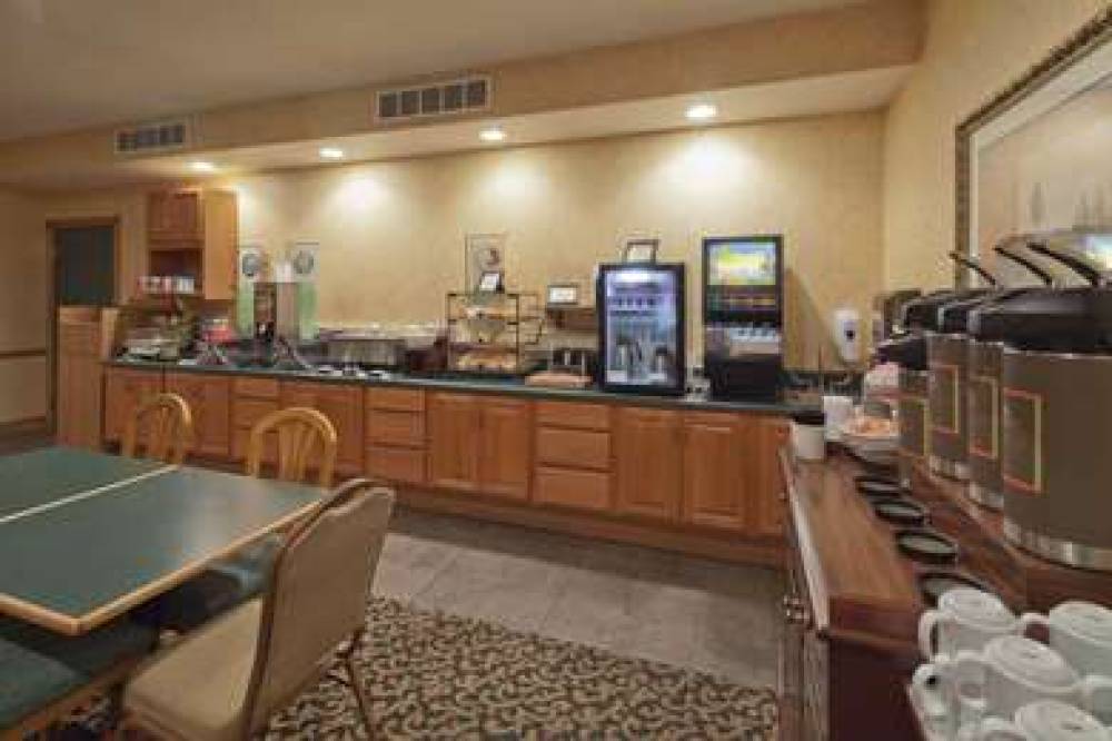 Country Inn & Suites By Radisson, Prairie Du Chien, WI 10