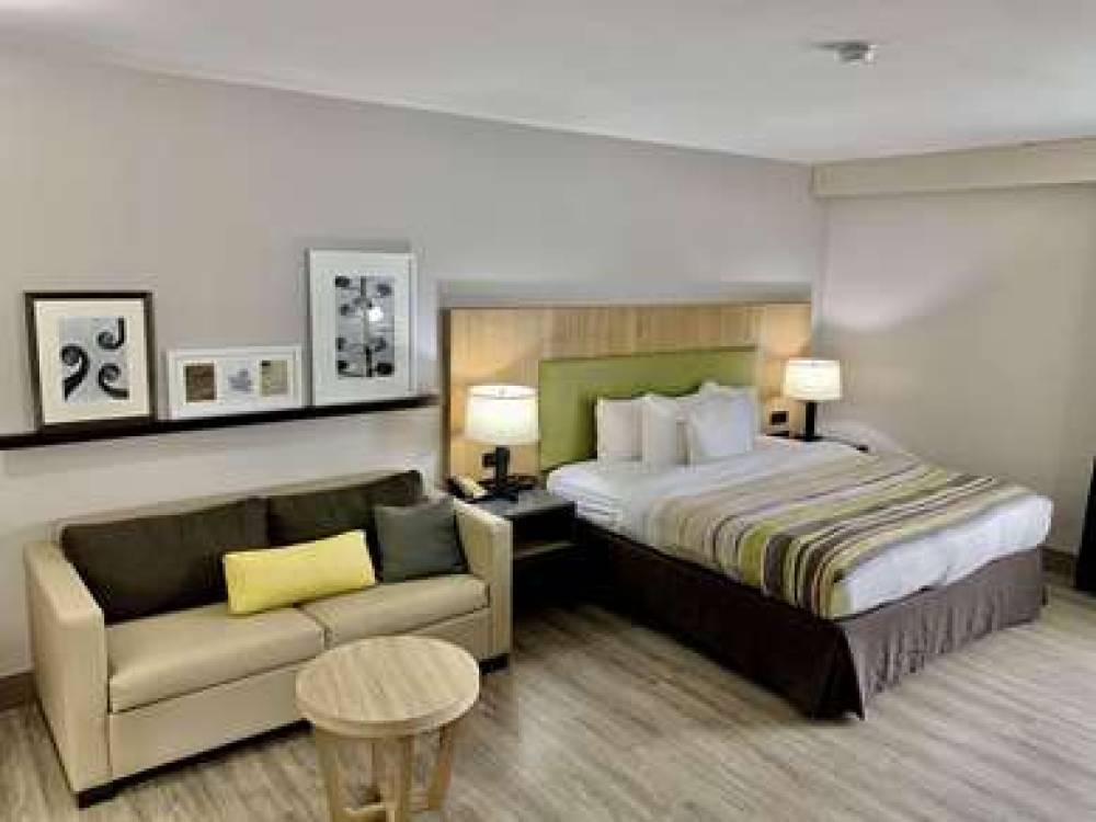 COUNTRY INN & SUITES BY RADISSON SA 4