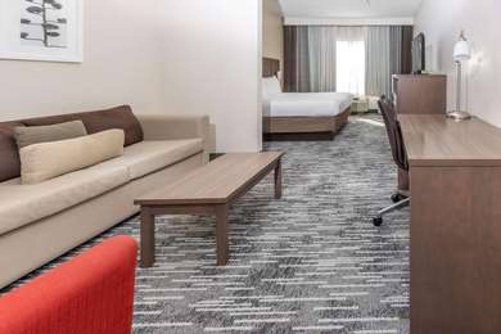 COUNTRY INN & SUITES BY RADISSON SM 5