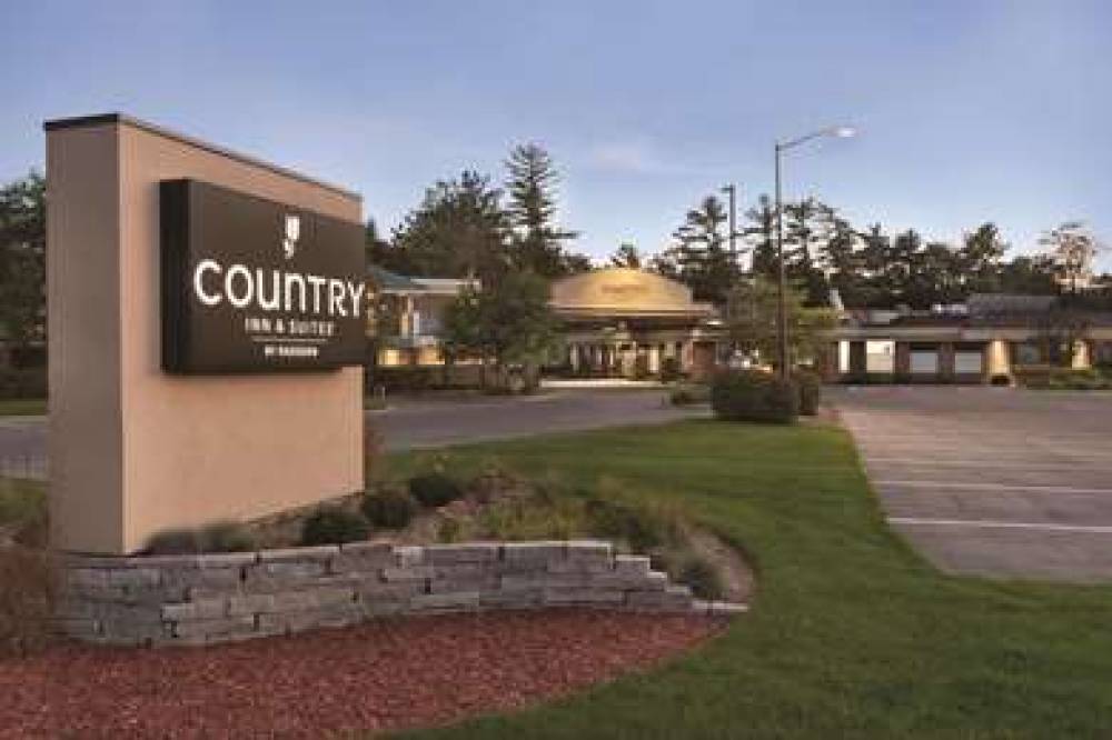 Country Inn & Suites By Radisson, Traverse City, MI 7