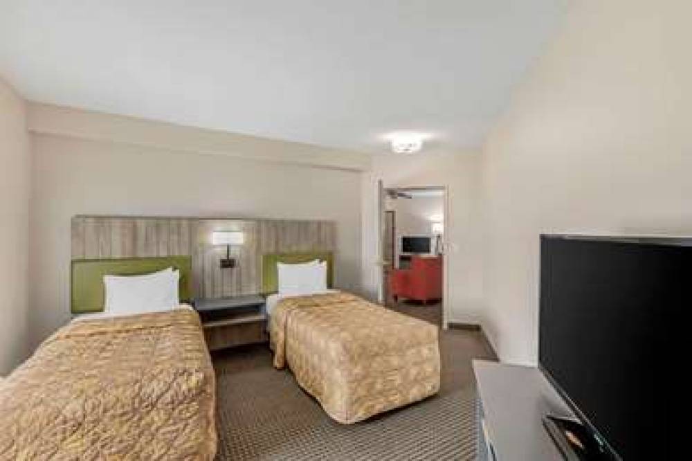 COUNTRY INN SUITES ELK GROVE 10