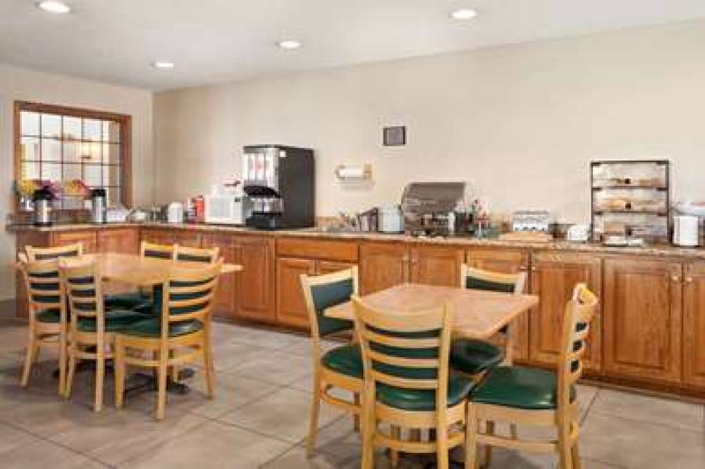 COUNTRY INN SUITES FORT DODGE 7