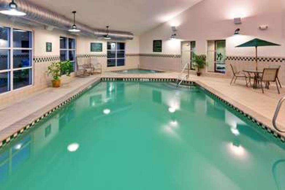 COUNTRY INN SUITES LAKE GEORGE 8