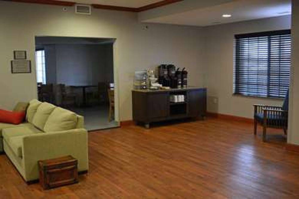 COUNTRY INN SUITES NORTHWOOD 3