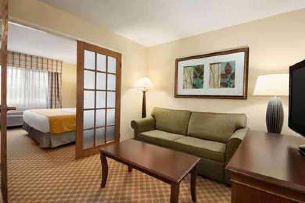 COUNTRY INN SUITES OWATONNA 7