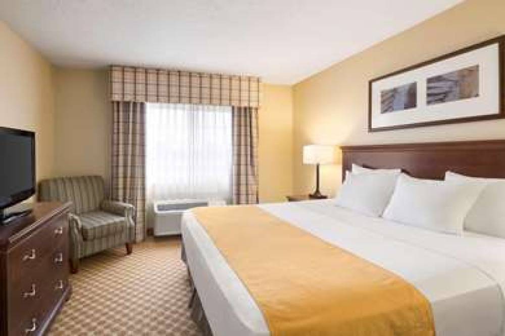 COUNTRY INN SUITES OWATONNA 8