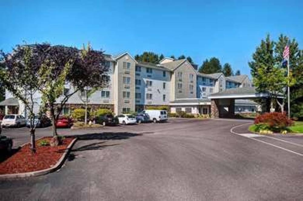 COUNTRY INN SUITES PORTLAND 1