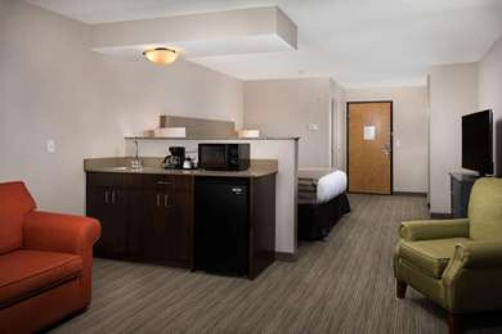 COUNTRY INN SUITES PORTLAND 7