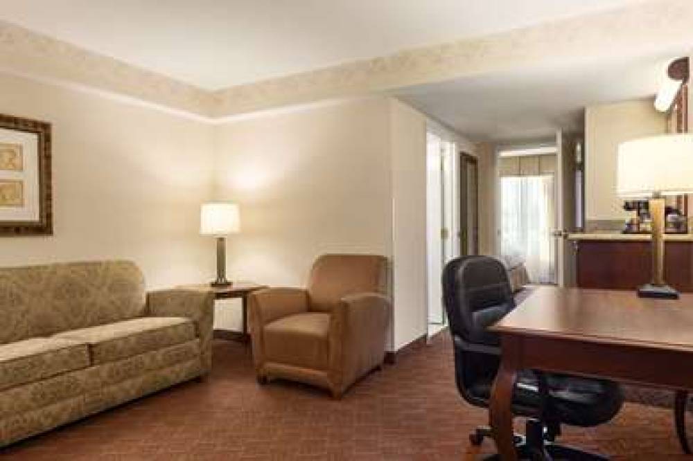 COUNTRY INN SUITES POTOMAC MILLS 9