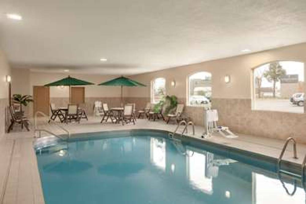 COUNTRY INN SUITES SIOUX FALLS 6