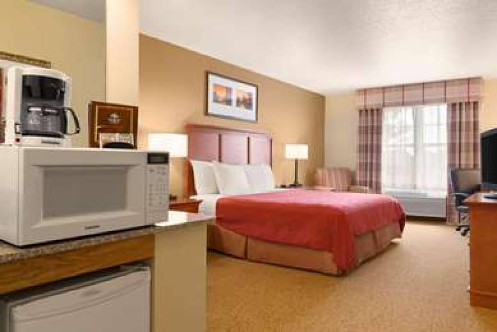 COUNTRY INN SUITES SYCAMORE 4