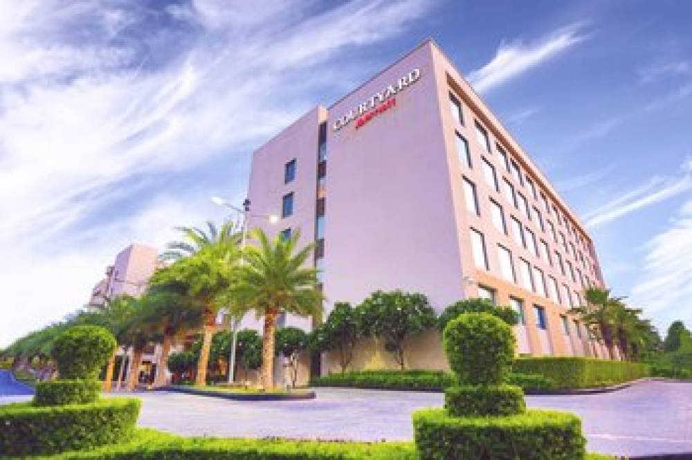 Courtyard By Marriott Agra 2