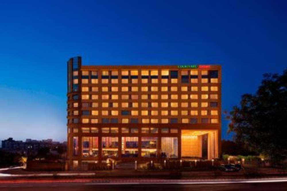 Courtyard By Marriott Ahmedabad 2