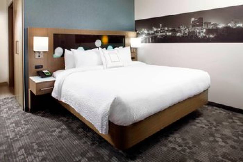 Courtyard By Marriott Akron Downtown 8