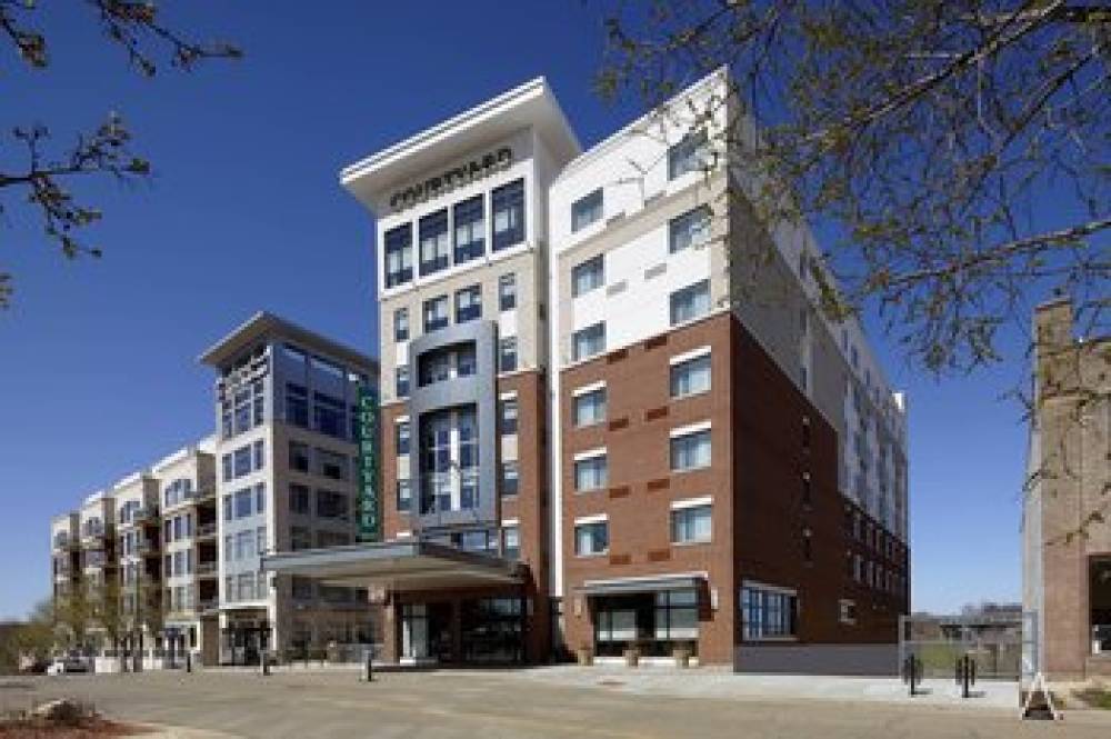 Courtyard By Marriott Akron Downtown 2