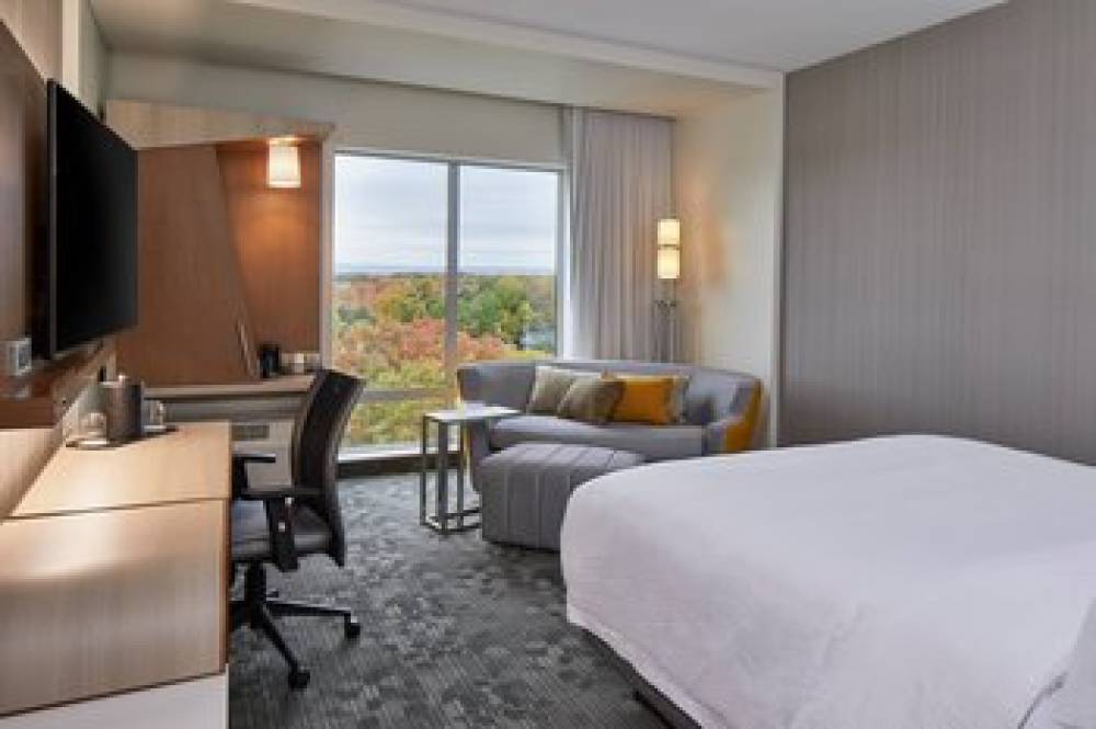 Courtyard By Marriott Albany Airport 9