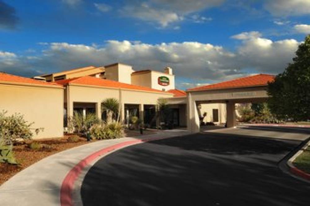 Courtyard By Marriott Albuquerque Airport 2