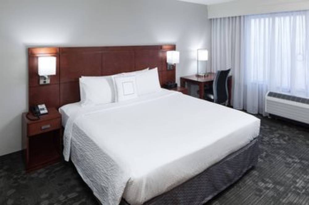 Courtyard By Marriott Alexandria Old Town Southwest 6