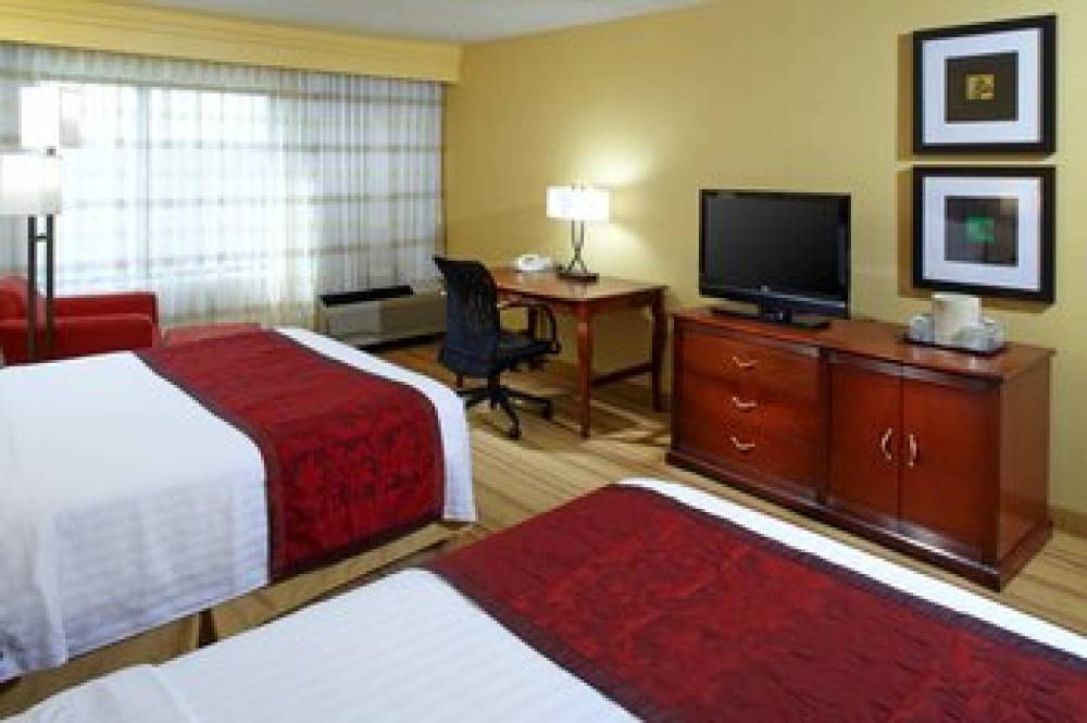 Courtyard By Marriott Altoona 5