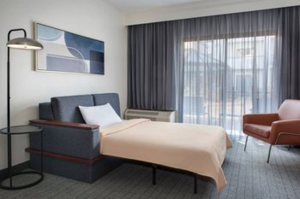 Courtyard By Marriott Annapolis 10