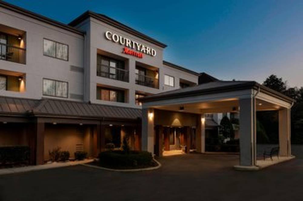 Courtyard By Marriott Asheville 1