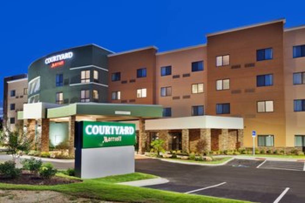 Courtyard By Marriott Auburn 1