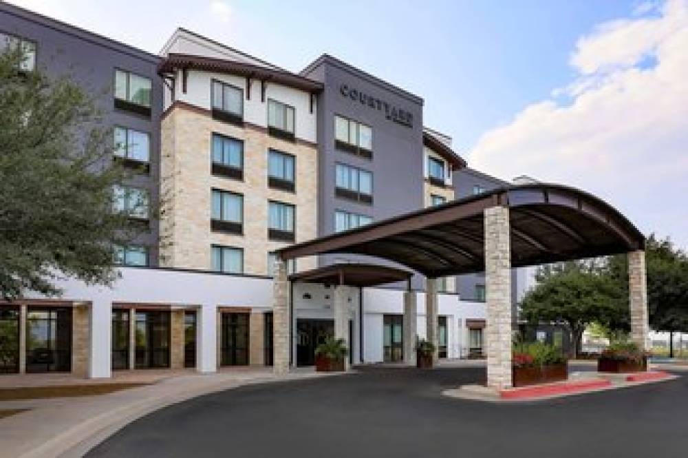 Courtyard By Marriott Austin Airport 1