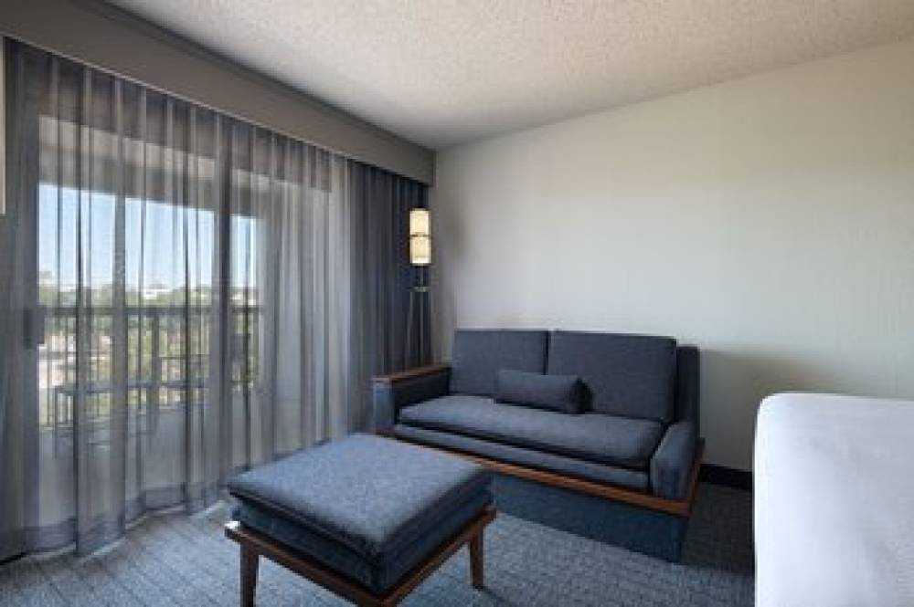 Courtyard By Marriott Austin The Domain Area 10