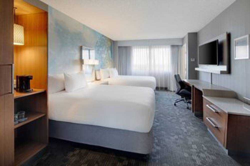 Courtyard By Marriott Austin-University Area 10