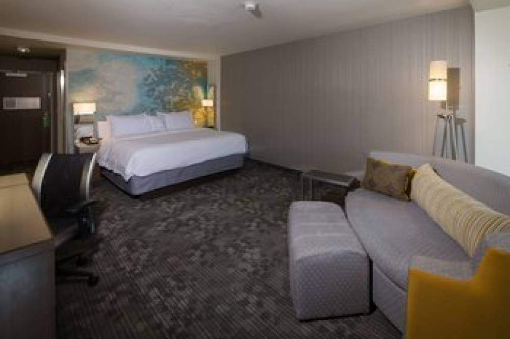 Courtyard By Marriott Battle Creek 6