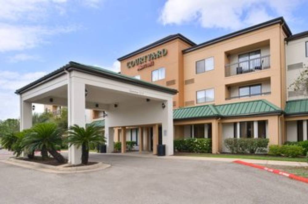 Courtyard By Marriott Beaumont 2