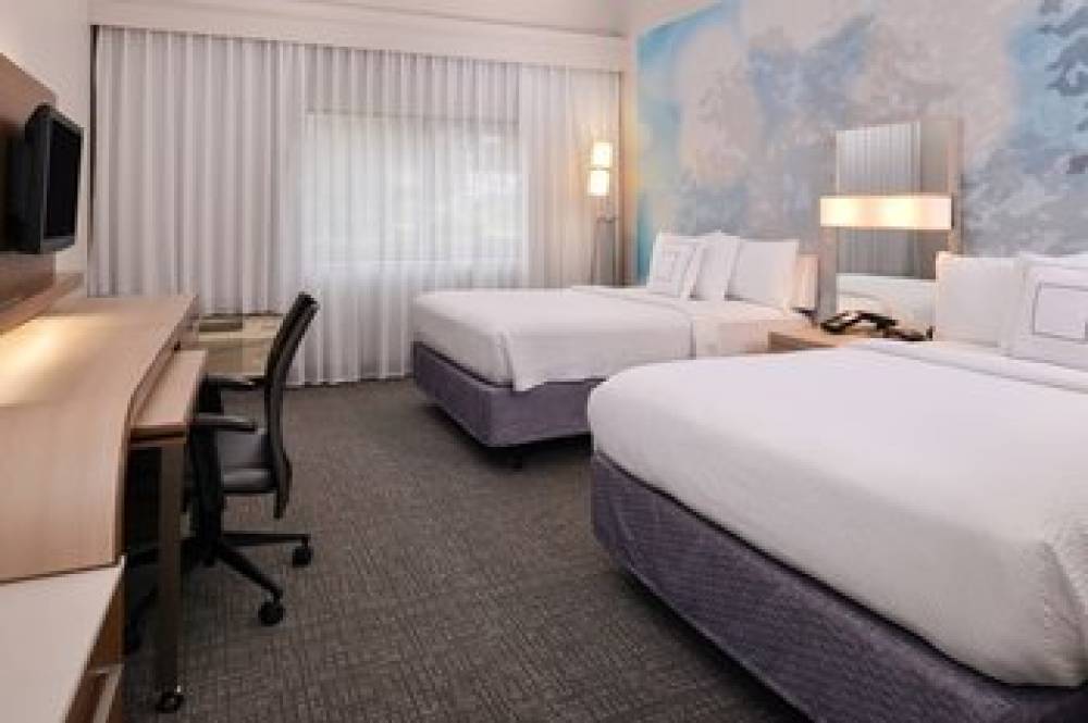 Courtyard By Marriott Beaumont 7