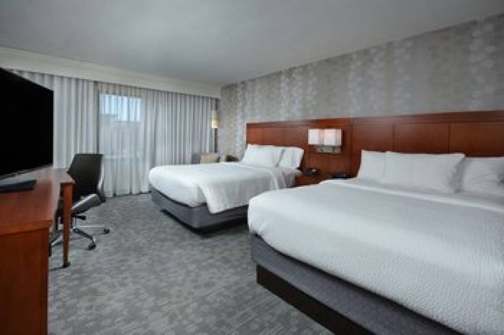 Courtyard By Marriott Beckley 5