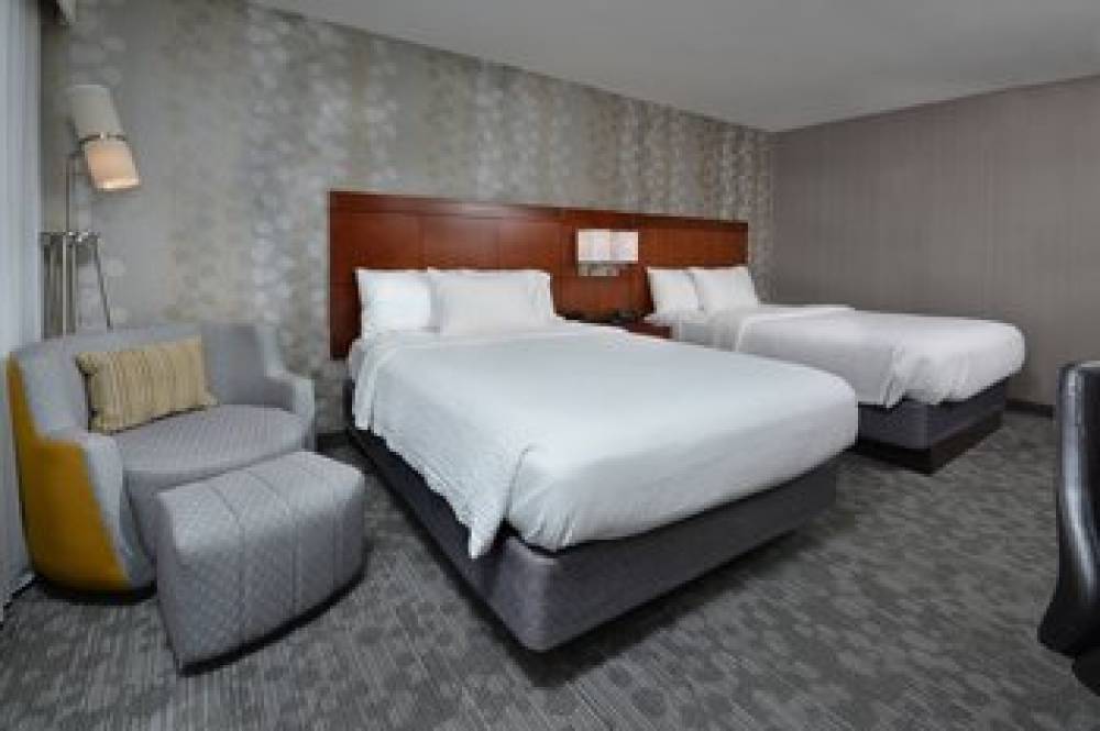 Courtyard By Marriott Beckley 7