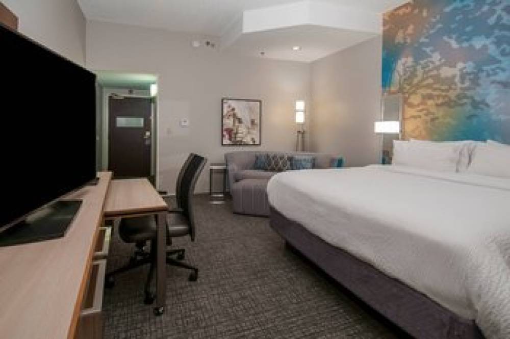 Courtyard By Marriott Bentonville 9