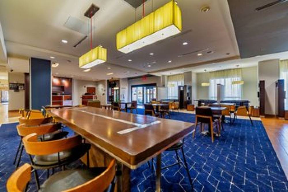 Courtyard By Marriott Biloxi North-DIberville 7