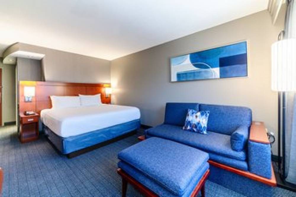 Courtyard By Marriott Biloxi North-DIberville 10