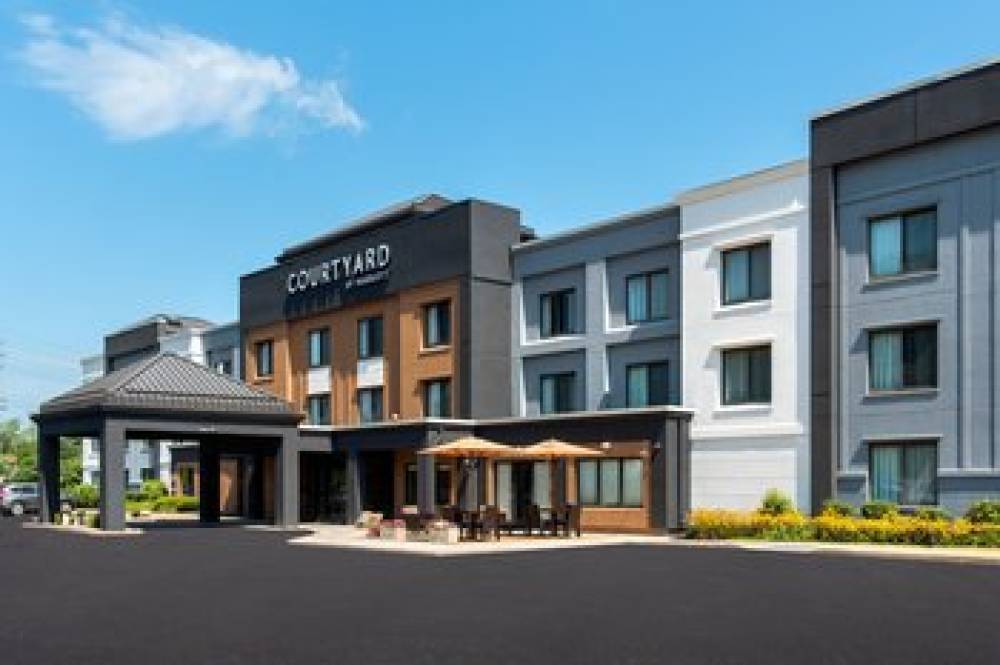 Courtyard By Marriott Binghamton 2