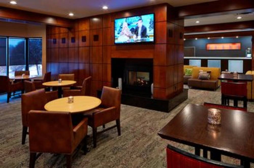 Courtyard By Marriott Bloomington By Mall Of America 4