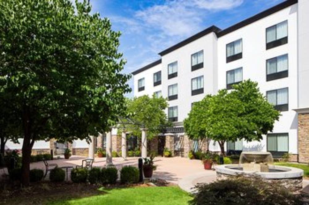 Courtyard By Marriott Boise West-Meridian 2