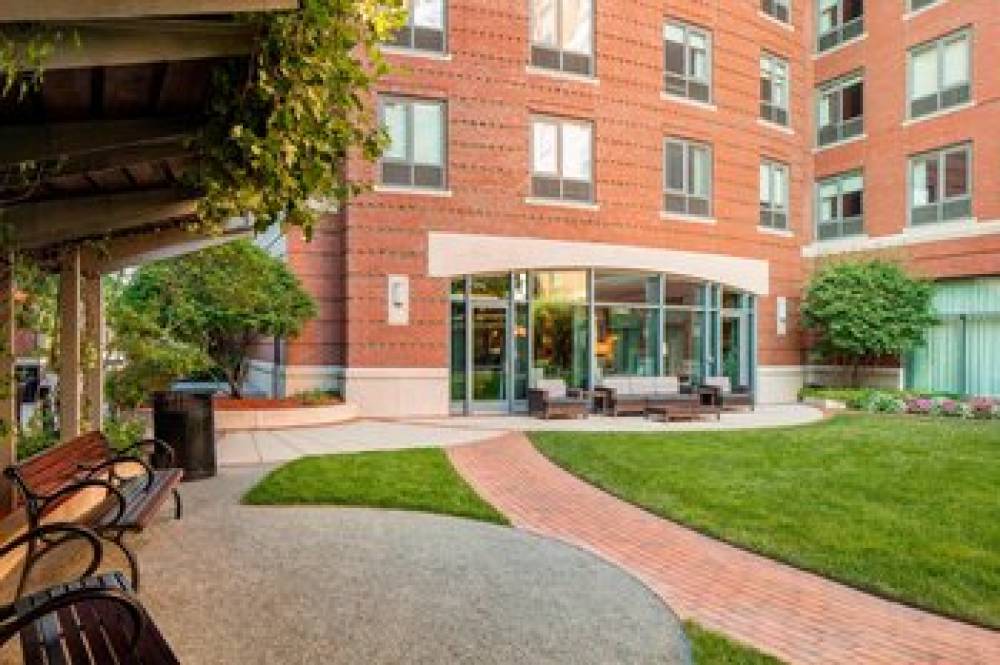 Courtyard By Marriott Boston Brookline