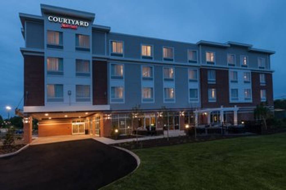 Courtyard By Marriott Boston Littleton 2