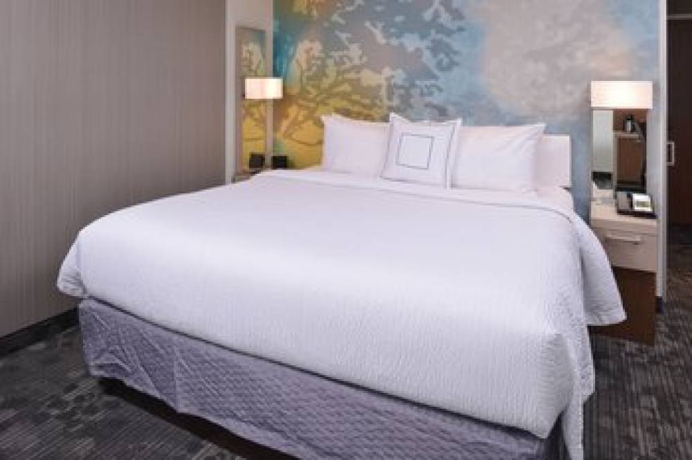 Courtyard By Marriott Boston Littleton 9