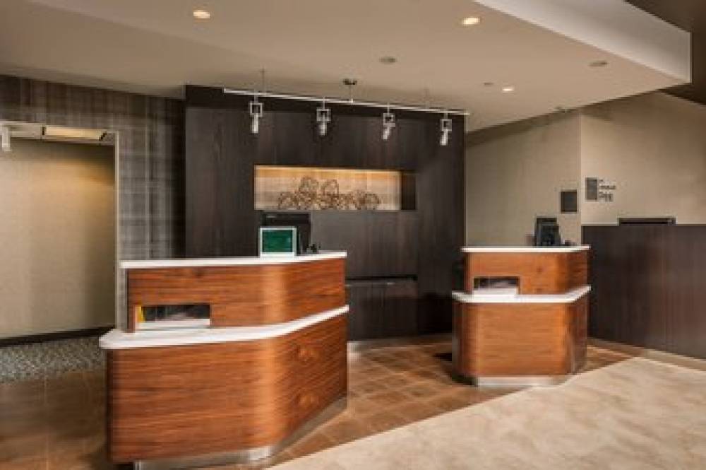 Courtyard By Marriott Boston Littleton 5