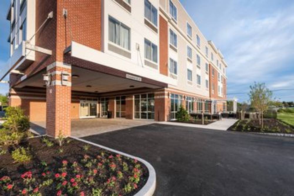 Courtyard By Marriott Boston Littleton