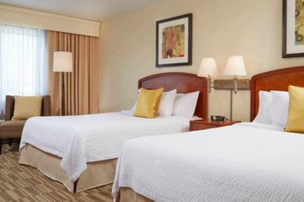 Courtyard By Marriott Boston Natick 7