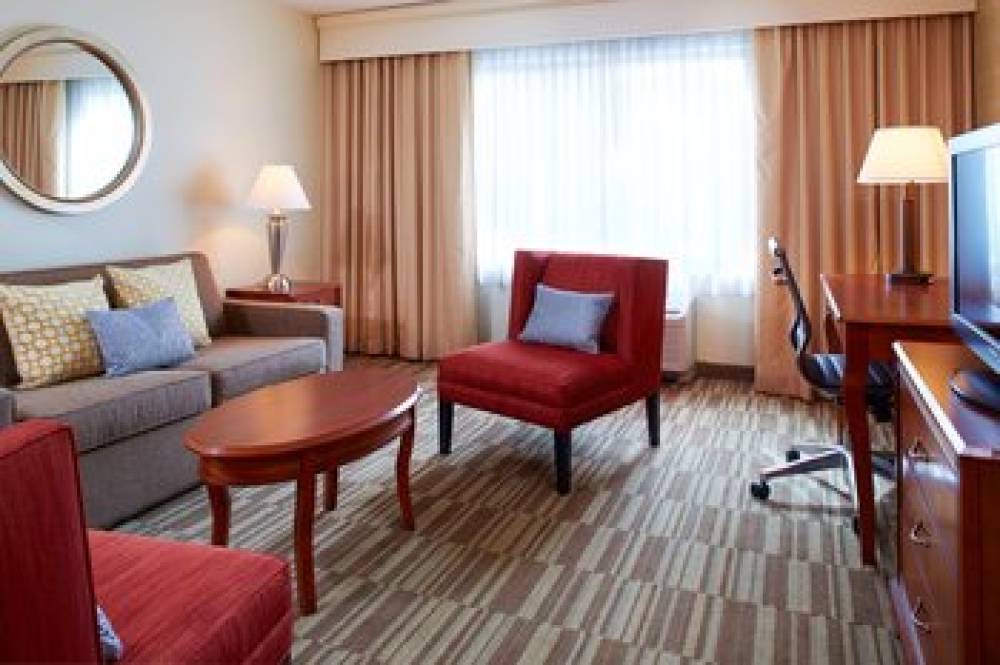 Courtyard By Marriott Boston Natick 10