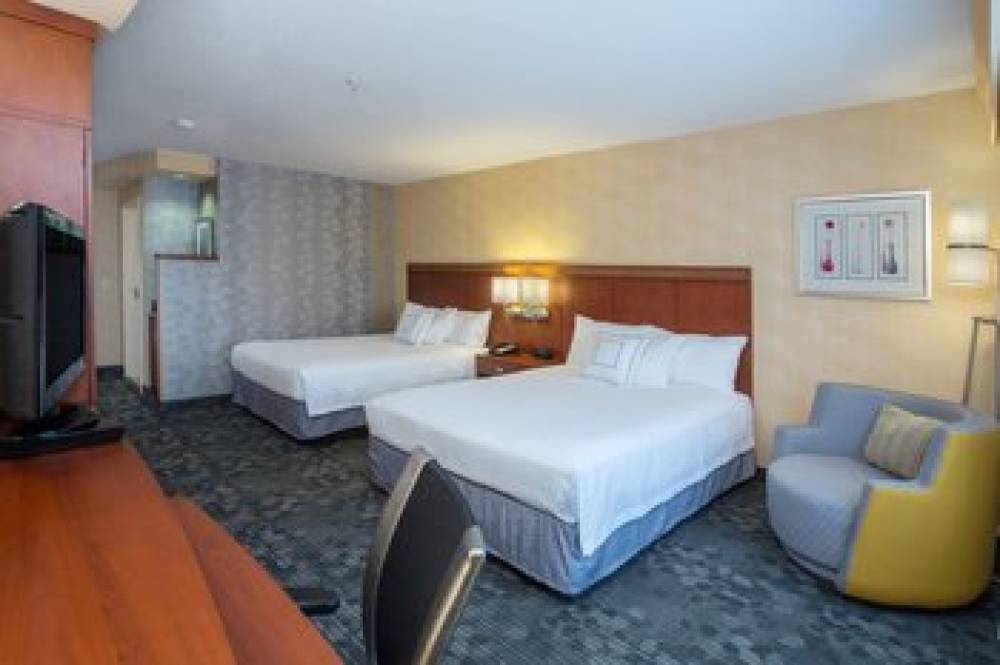 Courtyard By Marriott Boston Raynham 8