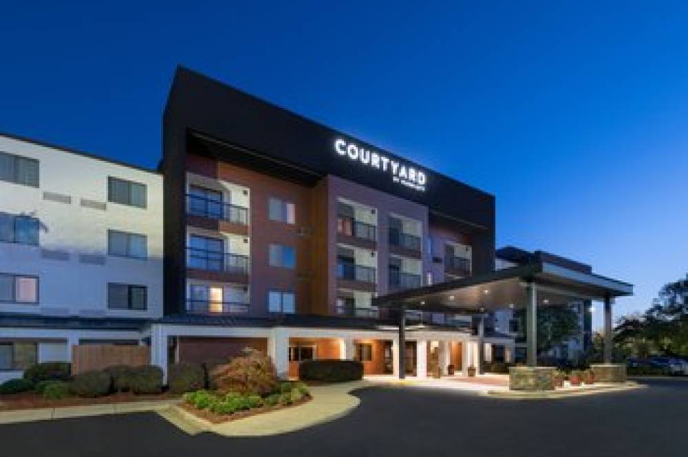 Courtyard By Marriott Burlington