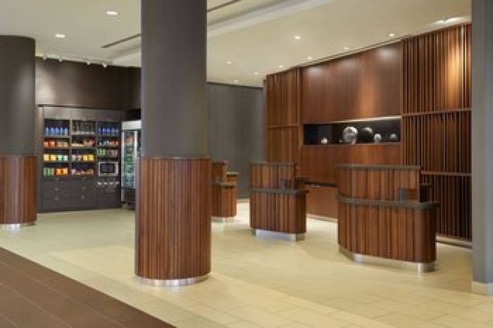 Courtyard By Marriott Calgary Airport 2